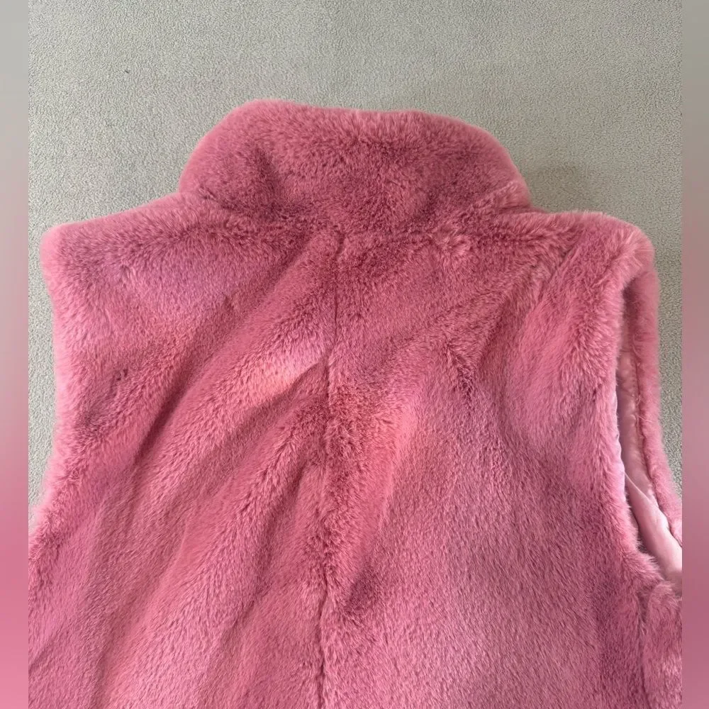 J Crew Women’s faux fur vest from J Crew size M - Picture 12 of 16